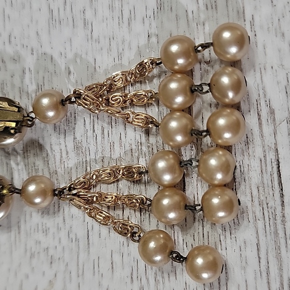 Faux Champagne Pearl Cha Cha Drop Clip On Vintage Earrings - Picture 5 of 7